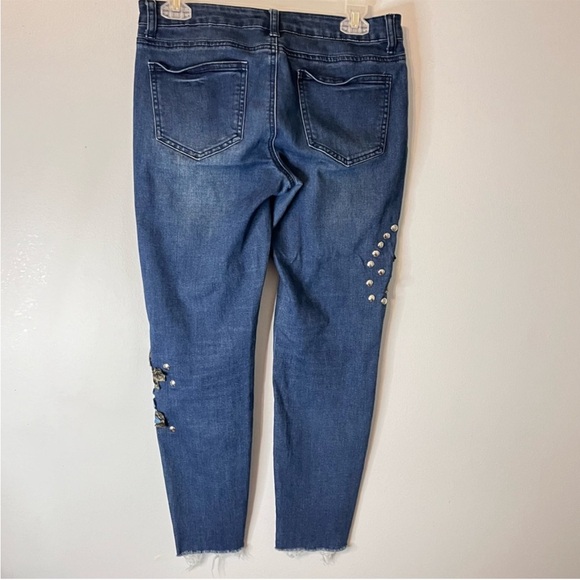 Boom Boom Skinny Jeans Juniors Sz 11 Studded Floral Medium Wash Blue Denim Jeans - Picture 4 of 10